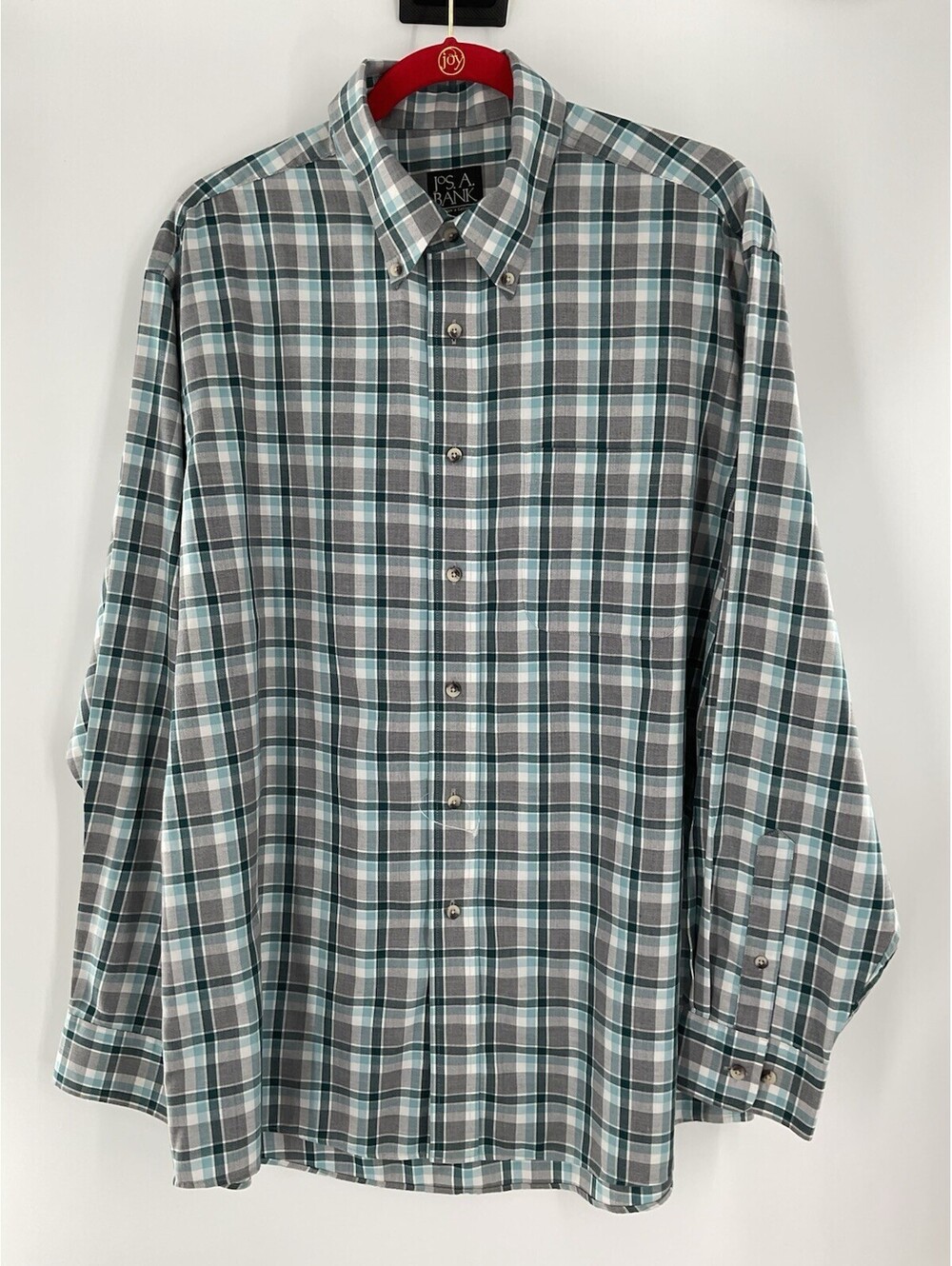 Jos. A. Banks. Travelers Collection Men’s Size Large Button Up Shirt 115